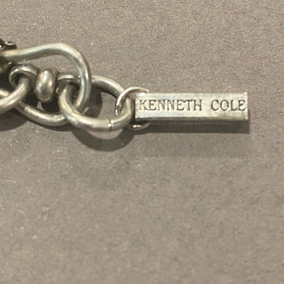 Kenneth Cole necklace. - Picture 5 of 6